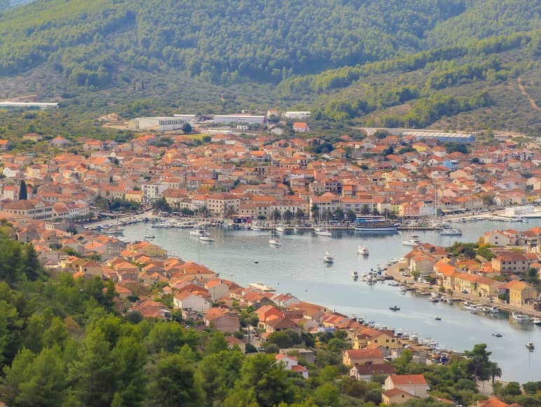 Insurance services in Vela Luka